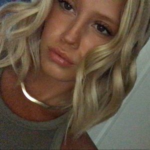 Meet your Posher, Lexi